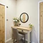 Barakah With Hot Tub Holiday home