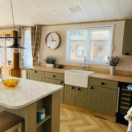 Barakah With Hot Tub Prázdninový dům York